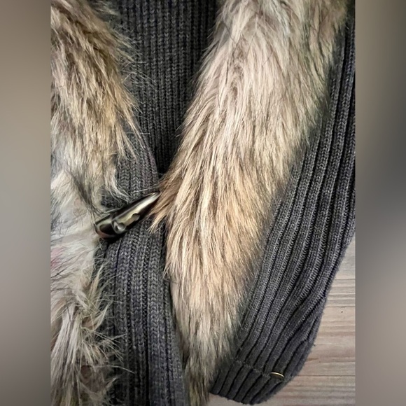 TOWN & COUNTRY LAYERING VEST - FUR COLLAR - STATEMENT PIECE - OLD MONEY STYLE - Picture 5 of 8